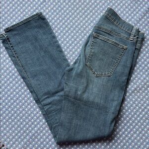 GAP Women’s  Medium Blue Straight Jeans sz 25